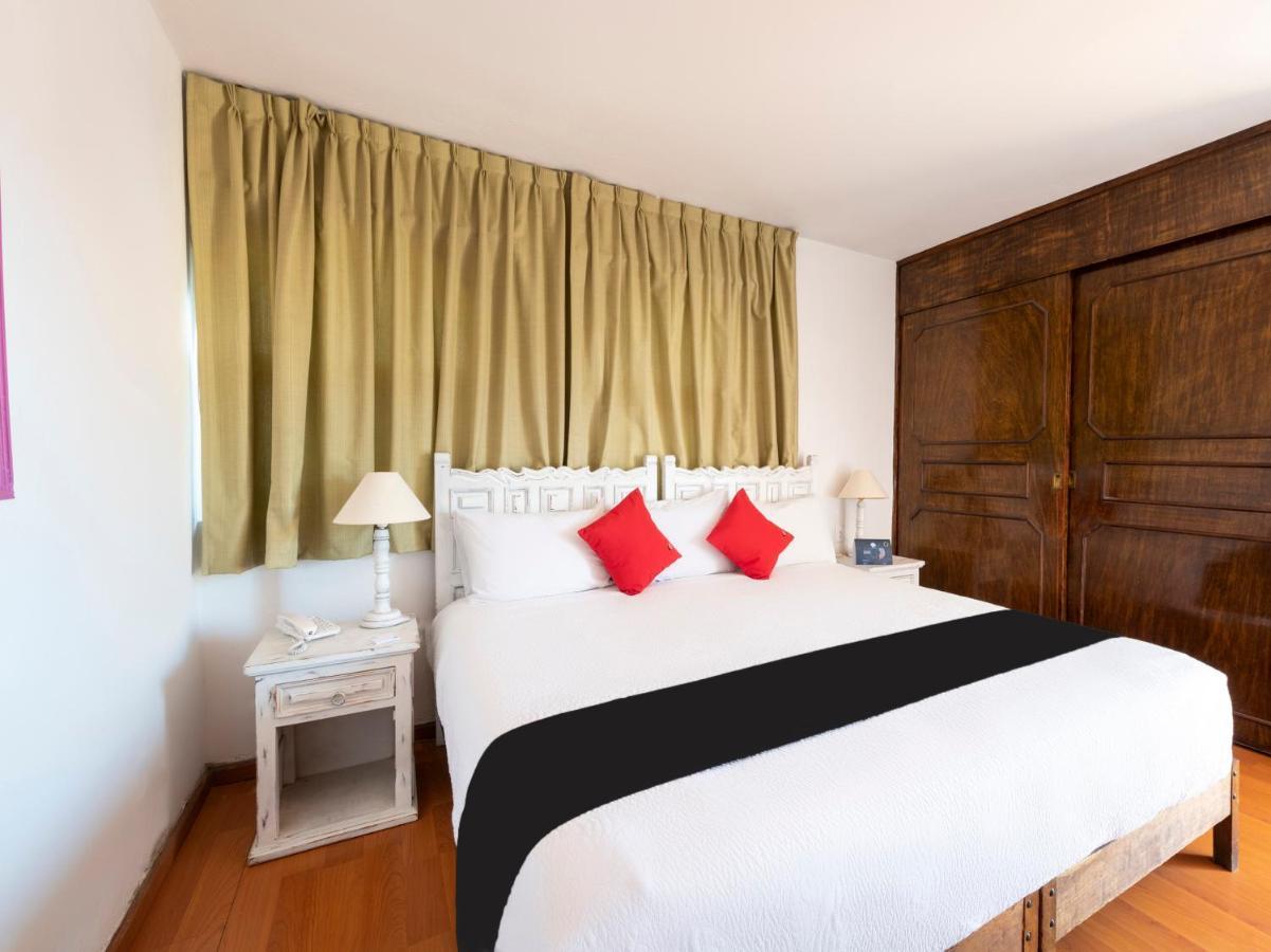 Suites Internacional Zapopan Exteriör bild