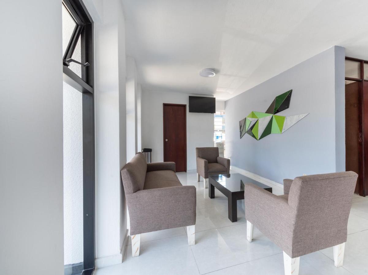 Suites Internacional Zapopan Exteriör bild