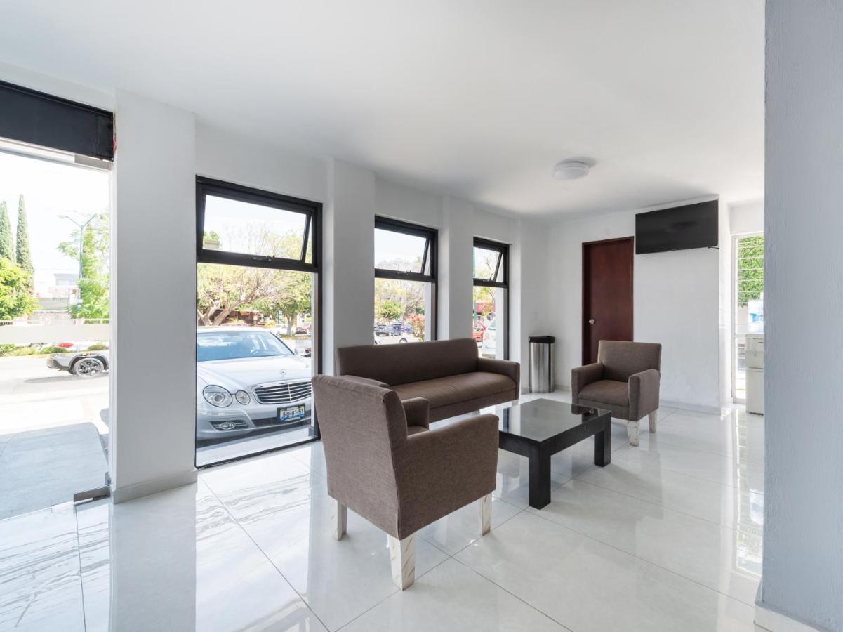 Suites Internacional Zapopan Exteriör bild
